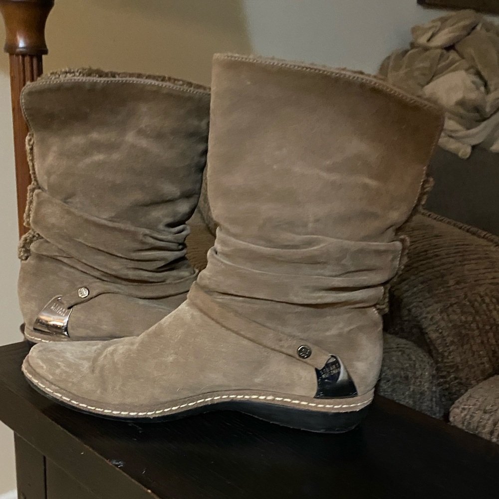 Stuart Weitzman Taupe Suede Winter Boots - size 7.5